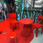 Le De La Cour Des Arts